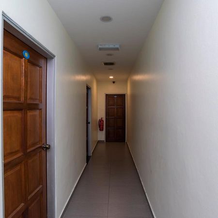 Oyo 44095 Bluewater Hotel Mersing Exteriör bild
