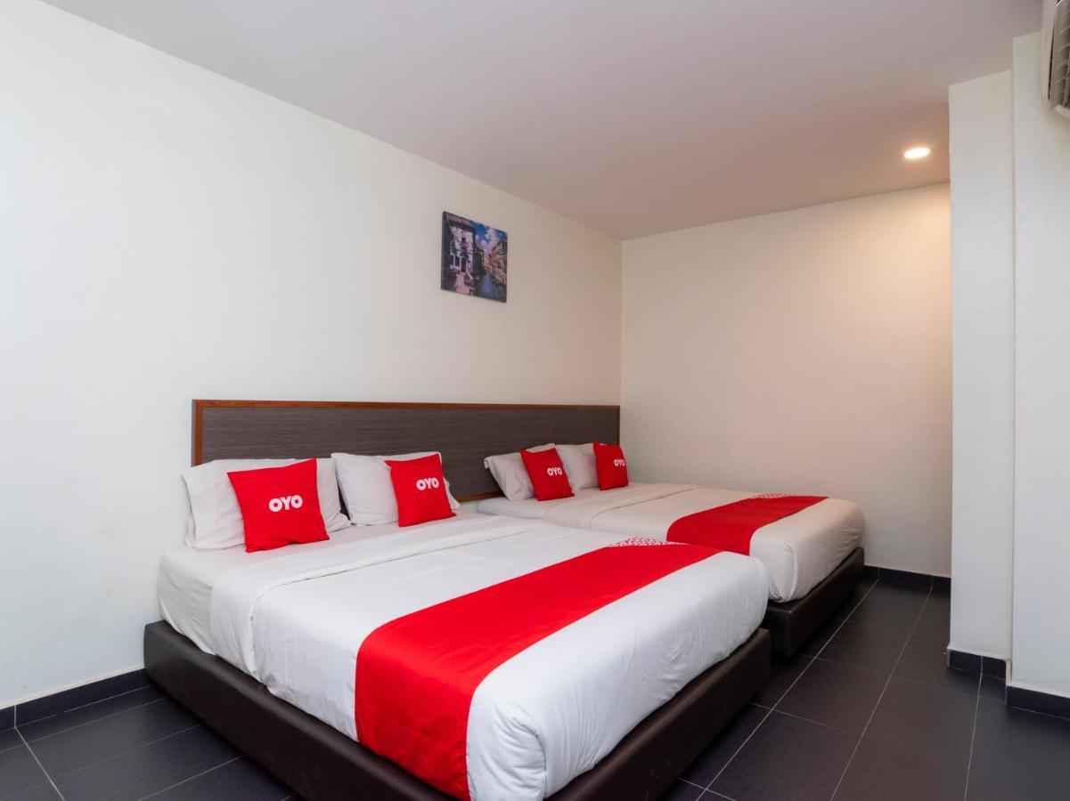 Oyo 44095 Bluewater Hotel Mersing Exteriör bild