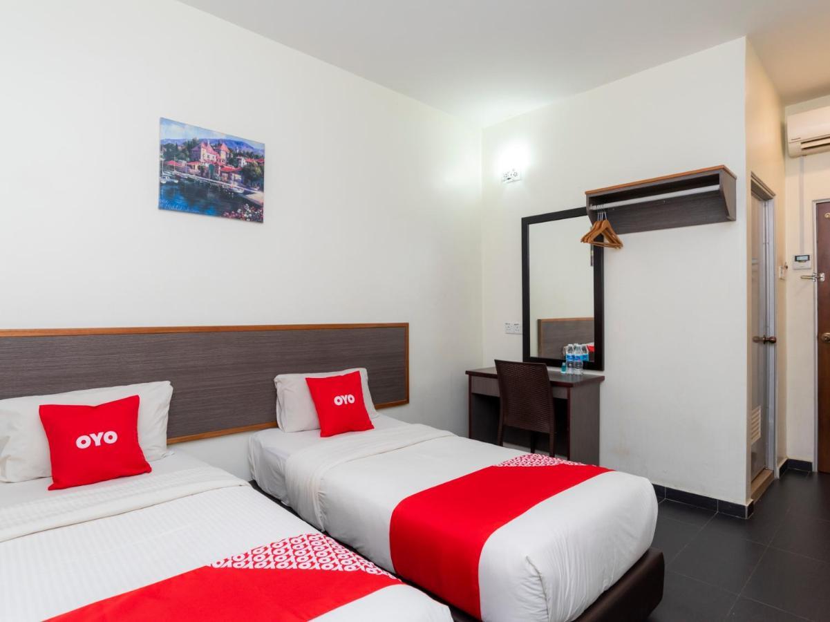 Oyo 44095 Bluewater Hotel Mersing Exteriör bild