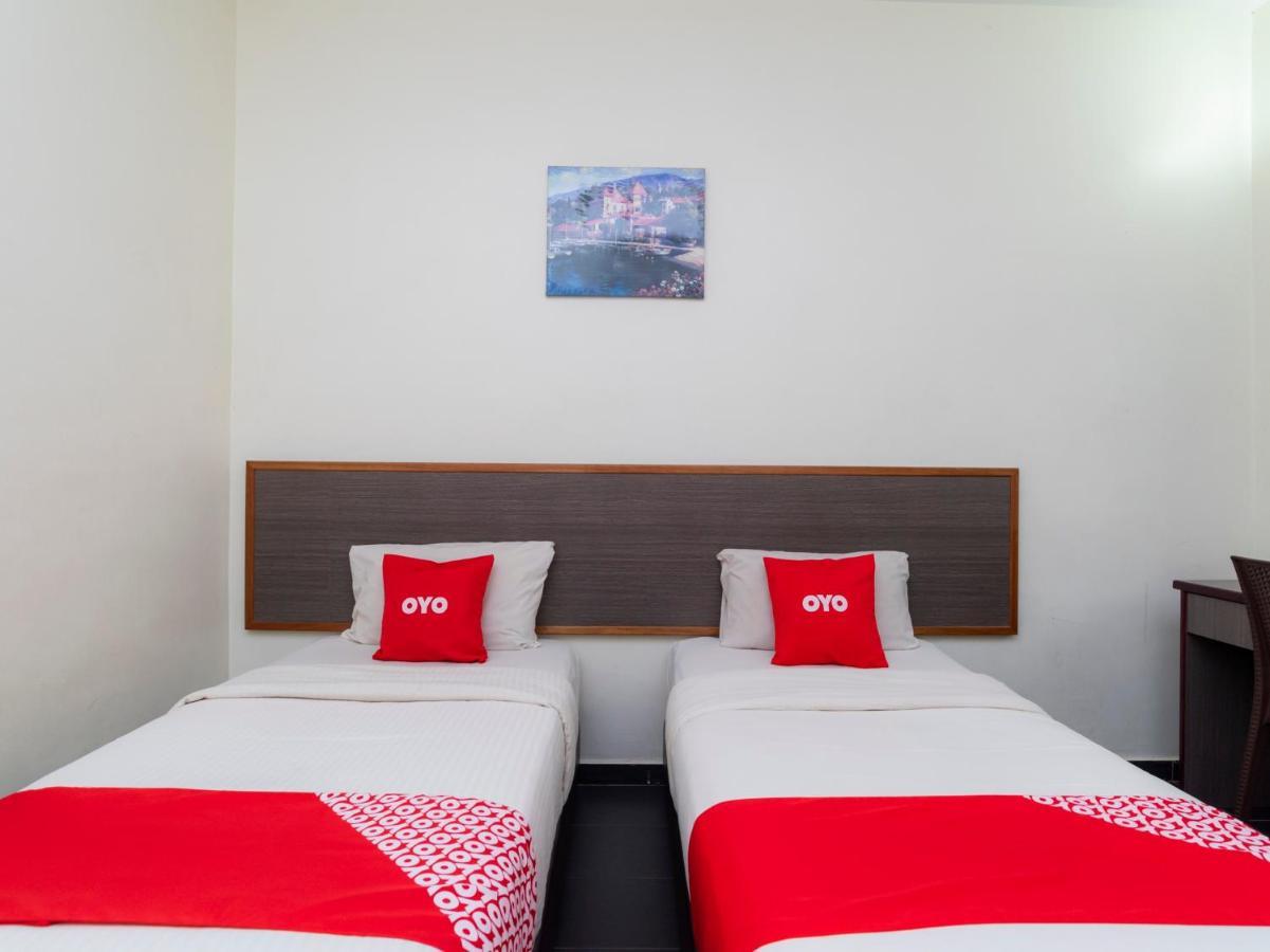 Oyo 44095 Bluewater Hotel Mersing Exteriör bild