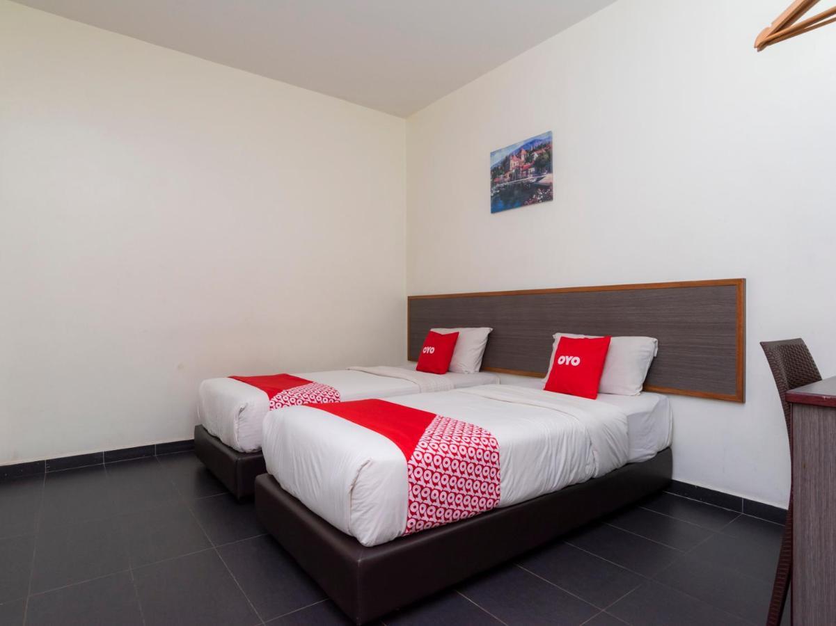 Oyo 44095 Bluewater Hotel Mersing Exteriör bild