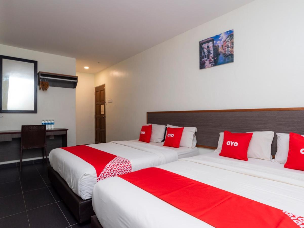 Oyo 44095 Bluewater Hotel Mersing Exteriör bild