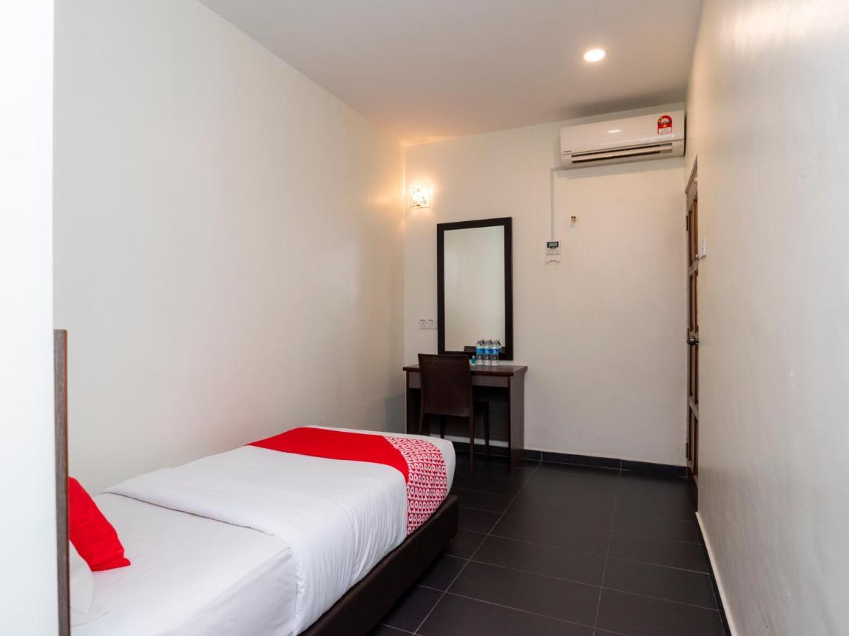 Oyo 44095 Bluewater Hotel Mersing Exteriör bild